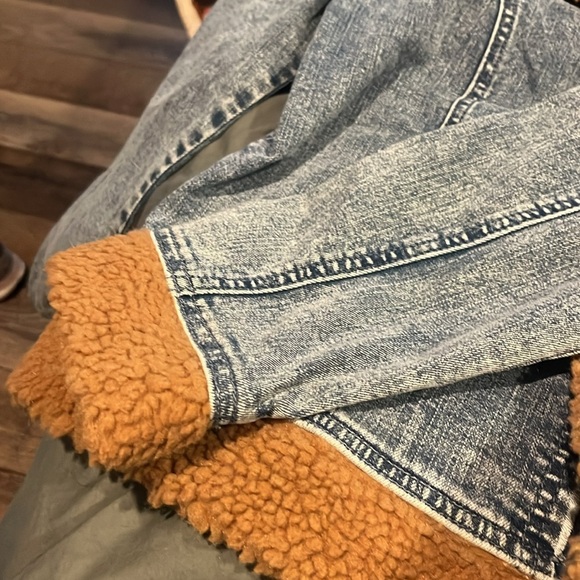 LOGO by Lori Goldstein Special Edition Jean Jacket with Sherpa size 16 - Picture 6 of 6